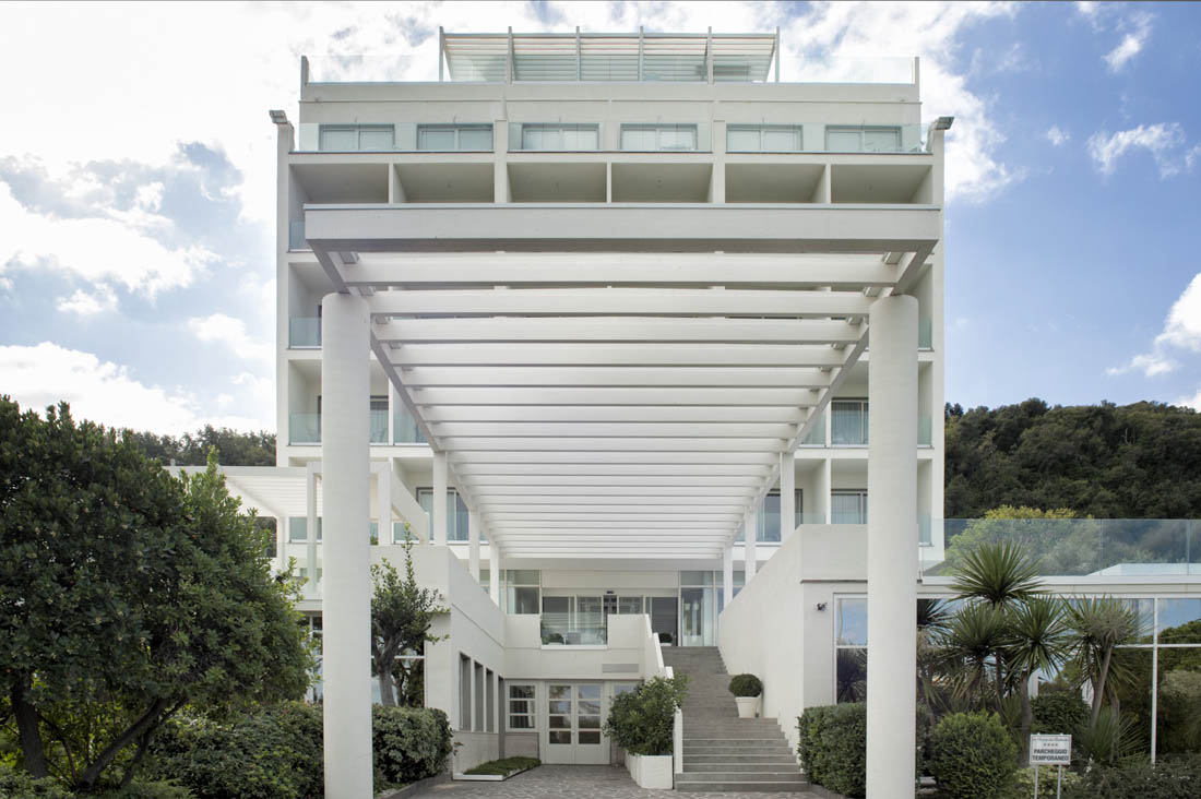 Reference hotel electrical system