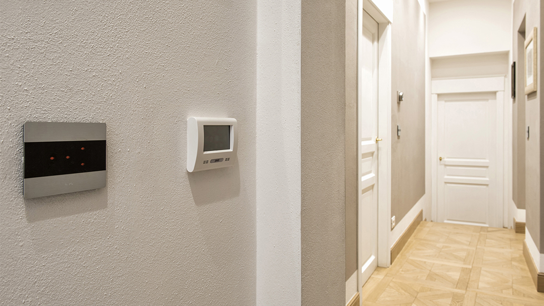 Touch controls, home automation and anti-intrusion systems AVE